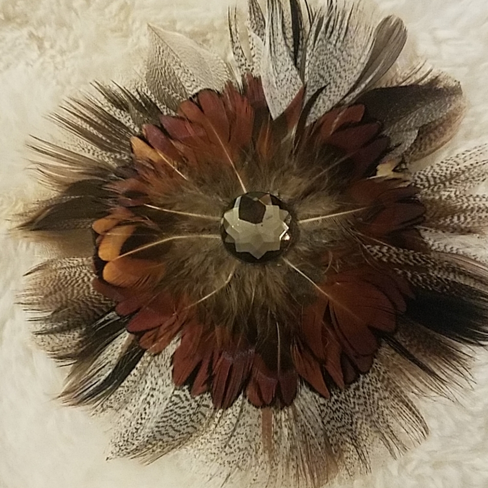 Feather pin